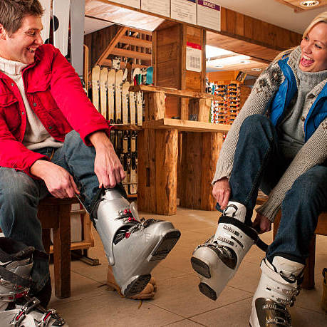 ZigZag Travel - Alquiler de equipos de Esquí y Snowboard
